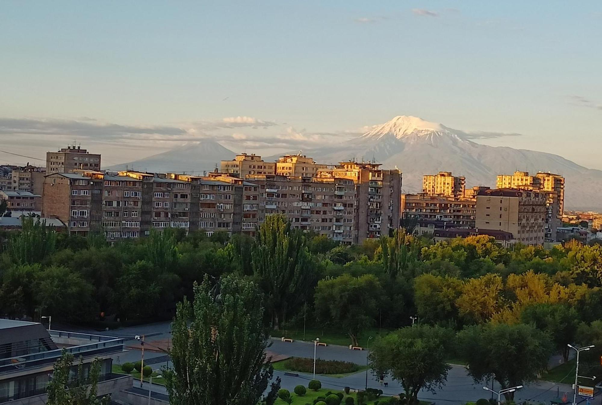 Umba Apartment N5 - Balcony And Mount Ararat View Jerevan Eksteriør bilde